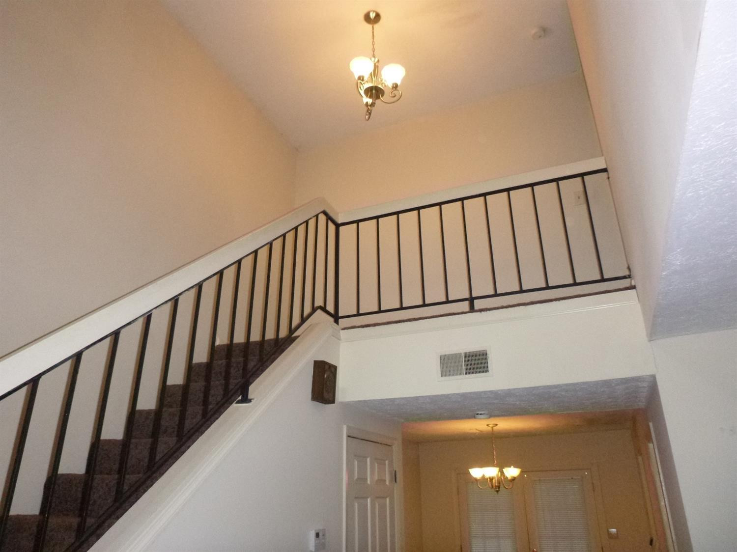 701 Ridgeview Drive Frankfort, KY 40601 - Photo 4 of 12 Listing Photo