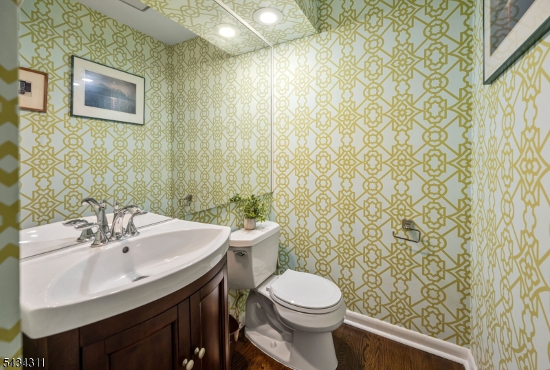 27 Moran Road West Orange, NJ 07052 - Photo 17 of 42