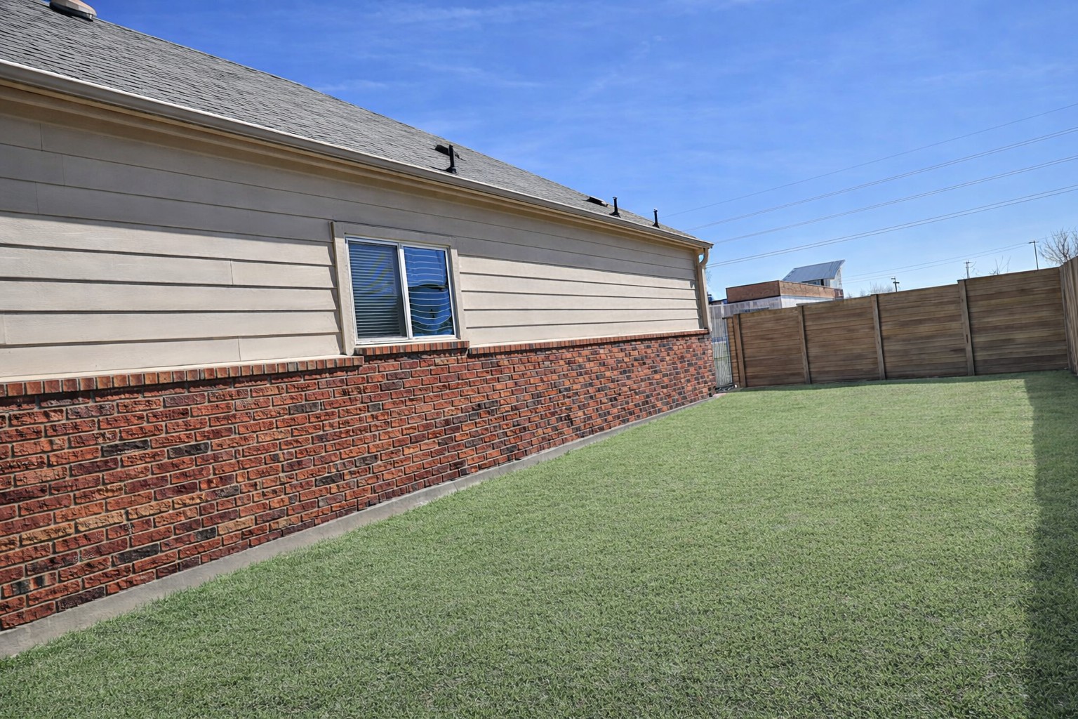 3451 Mayfield Ranch Boulevard, Unit 216 Round Rock, TX 78681 - Photo 28 of 33 a backyard of a house