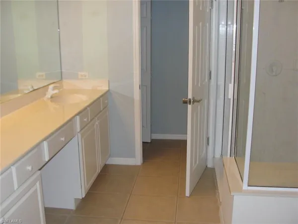 $2,400 | 1295 Henley Street, Unit 1204, Naples, FL 34105
