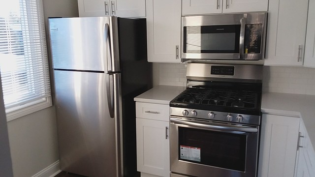 120 Cotuit Court, Unit 120 Schaumburg, IL 60193 - Photo 2 of 10