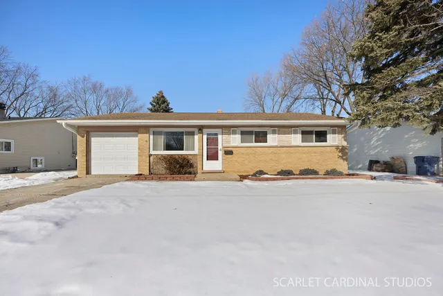 $250,000 | 156 East Fullerton Avenue, Glendale Heights, IL 60139