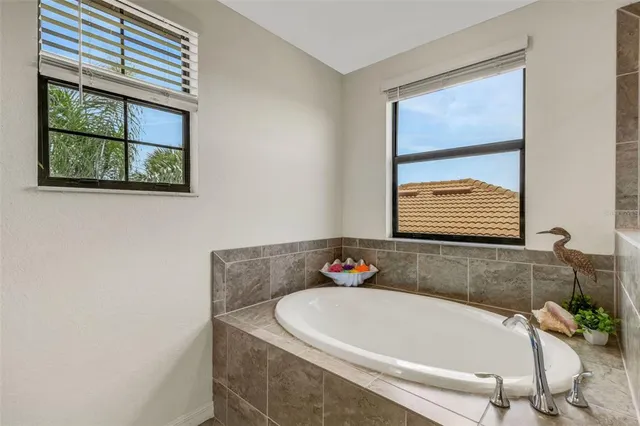 $525,000 | 19353 Cruise Drive, Venice, FL 34292