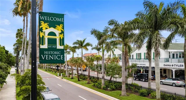 $525,000 | 19353 Cruise Drive, Venice, FL 34292