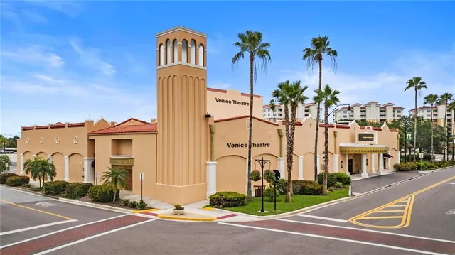 $525,000 | 19353 Cruise Drive, Venice, FL 34292