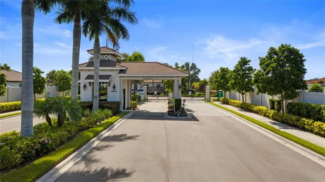 $525,000 | 19353 Cruise Drive, Venice, FL 34292