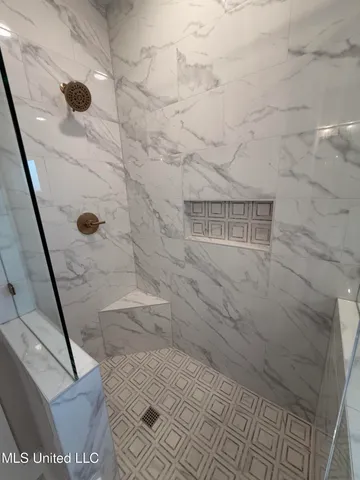 $490,000 | 4285 Bolivar Trail South, Olive Branch, MS 38654