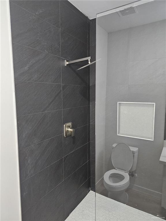 5500 North Crown Point Pharr, TX 78577 - Photo 23 of 39 a bathroom with a shower