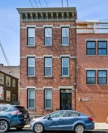 $3,300 | 275 Ogden Avenue, Unit 2, Jersey City, NJ 07307