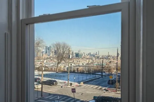 $3,300 | 275 Ogden Avenue, Unit 2, Jersey City, NJ 07307