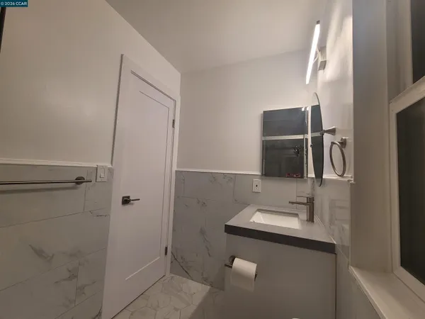 $379,900 | 375 Camelback Road, Unit 23, Pleasant Hill, CA 94523