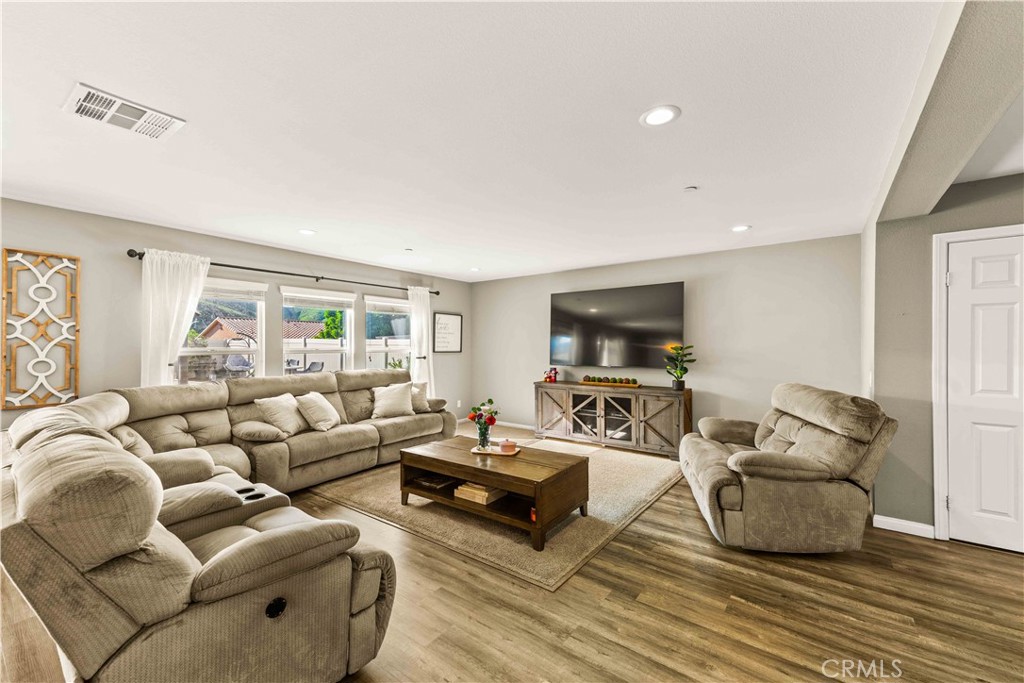 20407 Lyon Road Riverside, CA 92507 - Photo 10 of 46