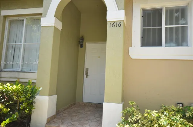 $345,000 | 1616 Southwest 2nd Street, Unit 1616, Homestead, FL 33030