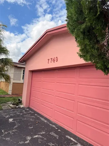 $455,000 | 7749 Fairway Boulevard, Miramar, FL 33023