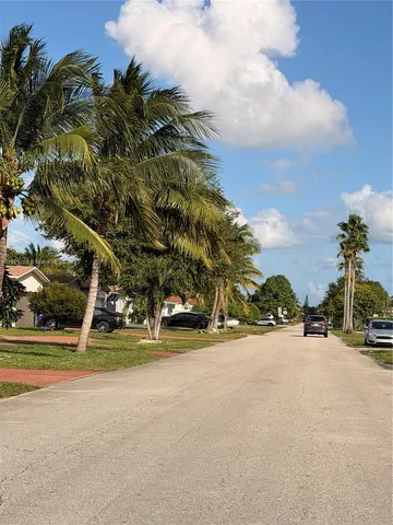 $455,000 | 7749 Fairway Boulevard, Miramar, FL 33023