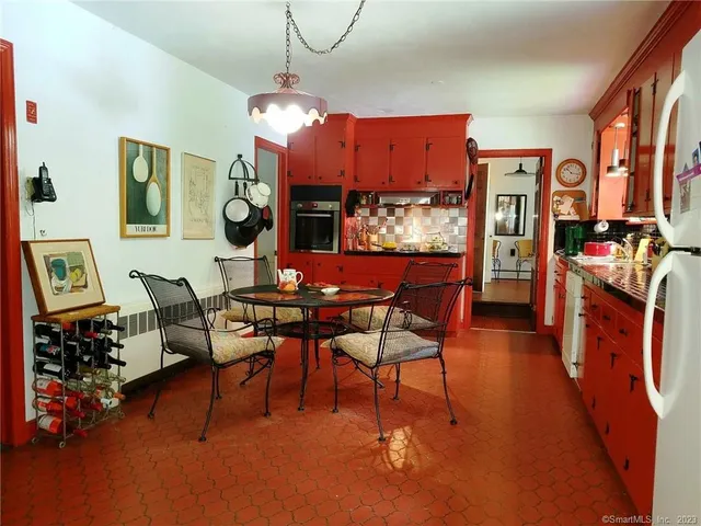 $3,000 | 6 Summer Hill Road, Westport, CT 06880