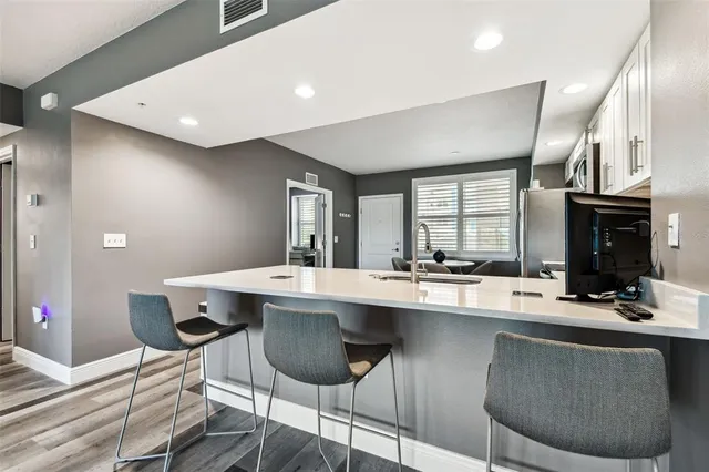 $380,000 | 960 Starkey Road, Unit 8204, Largo, FL 33771