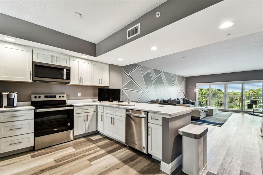 960 Starkey Road, Unit 8204 Largo, FL 33771 - Photo 7 of 94