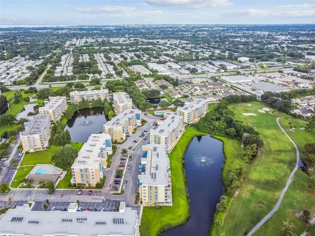 $380,000 | 960 Starkey Road, Unit 8204, Largo, FL 33771