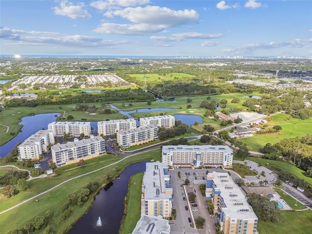 $380,000 | 960 Starkey Road, Unit 8204, Largo, FL 33771