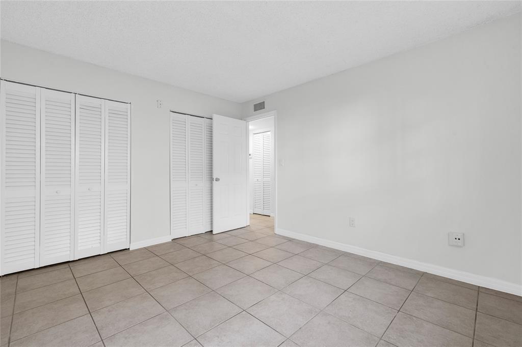 8600 Southwest 109th Avenue, Unit 4101 Miami, FL 33173 - Photo 13 of 34 a view of an empty room