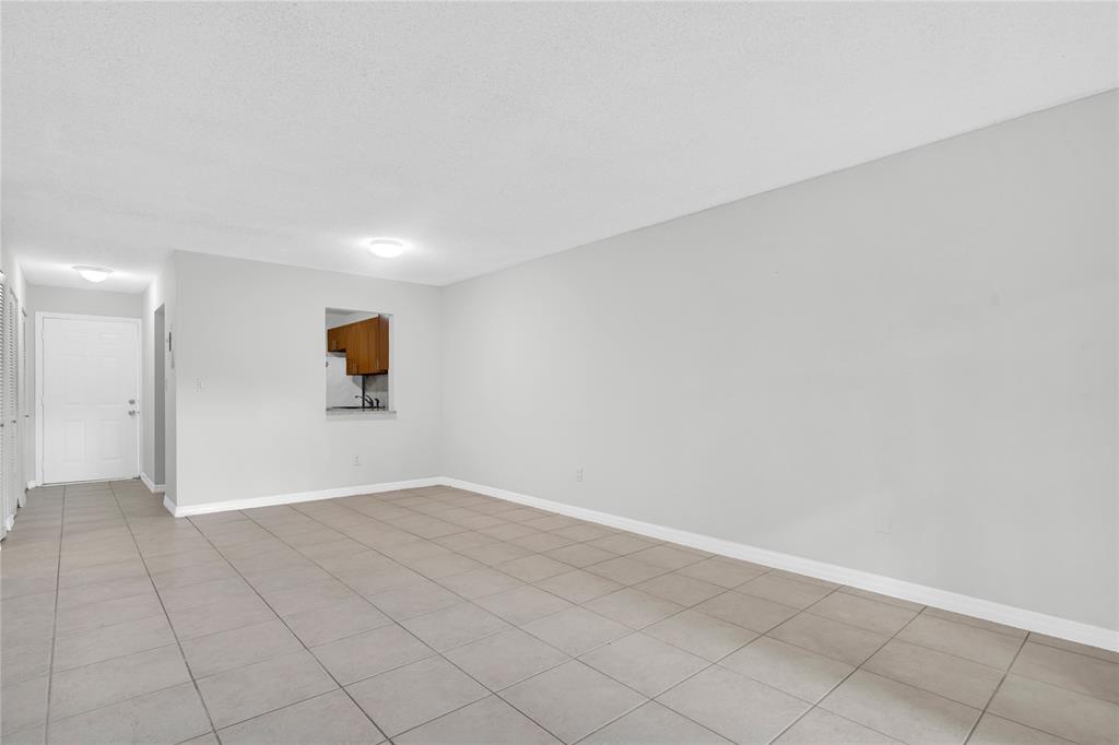 8600 Southwest 109th Avenue, Unit 4101 Miami, FL 33173 - Photo 20 of 34 a view of an empty room