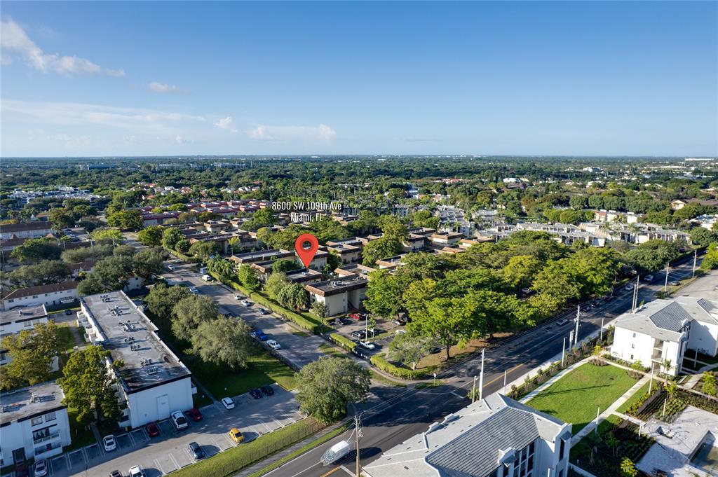 8600 Southwest 109th Avenue, Unit 4101 Miami, FL 33173 - Photo 29 of 34 an aerial view of multiple house