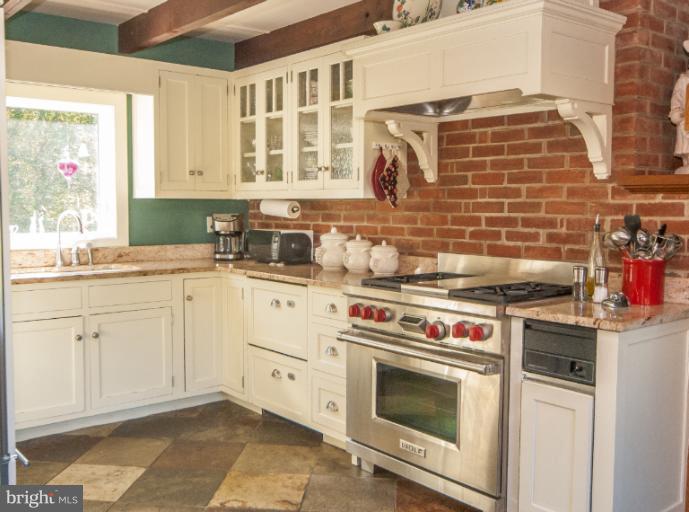 5131 Green Bridge Road Dayton, MD 21036 - Photo 3 of 26 Kitchen
