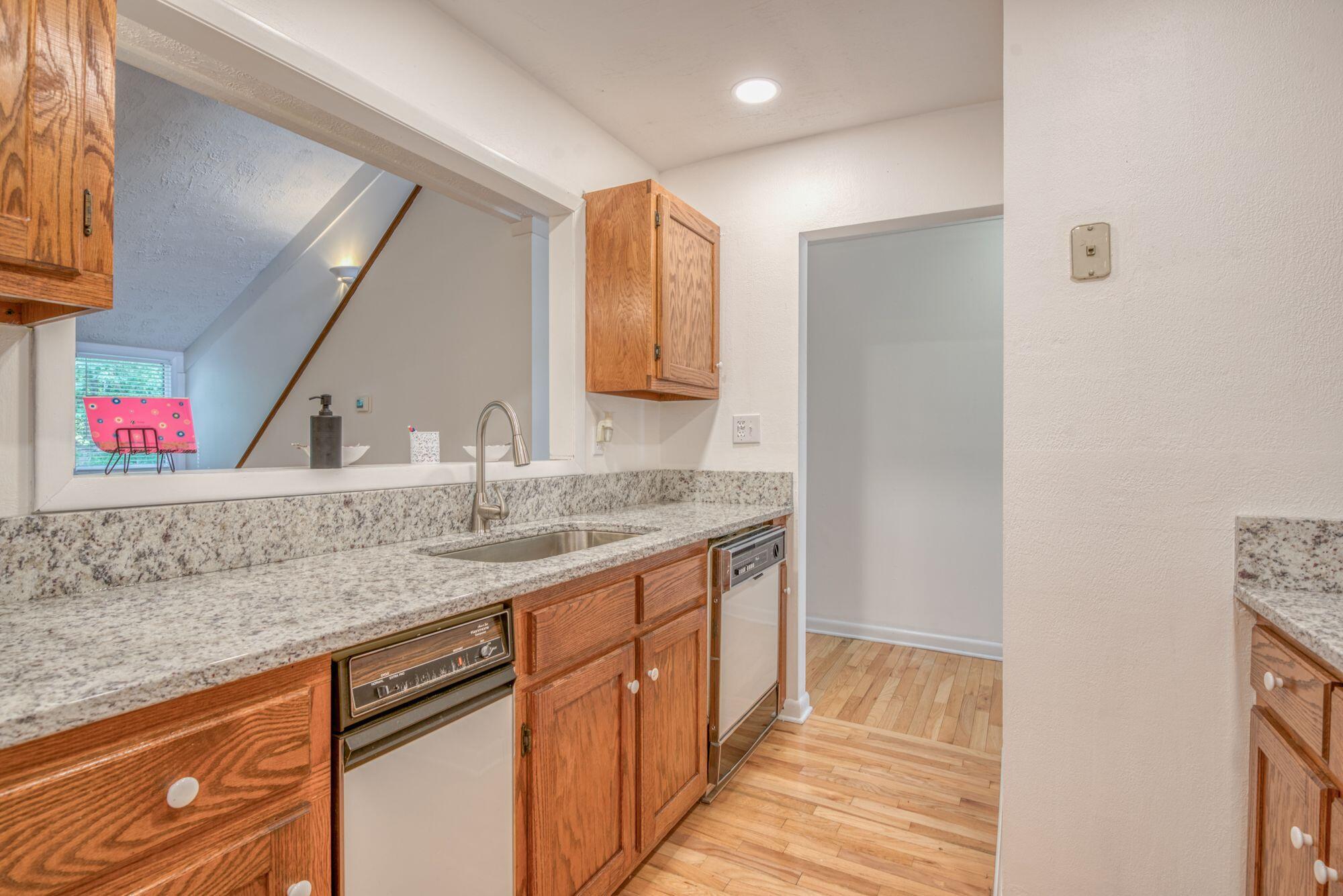 780 Hamilton Road, Unit D8 Blountville, TN 37617 - Photo 5 of 17 d8-5