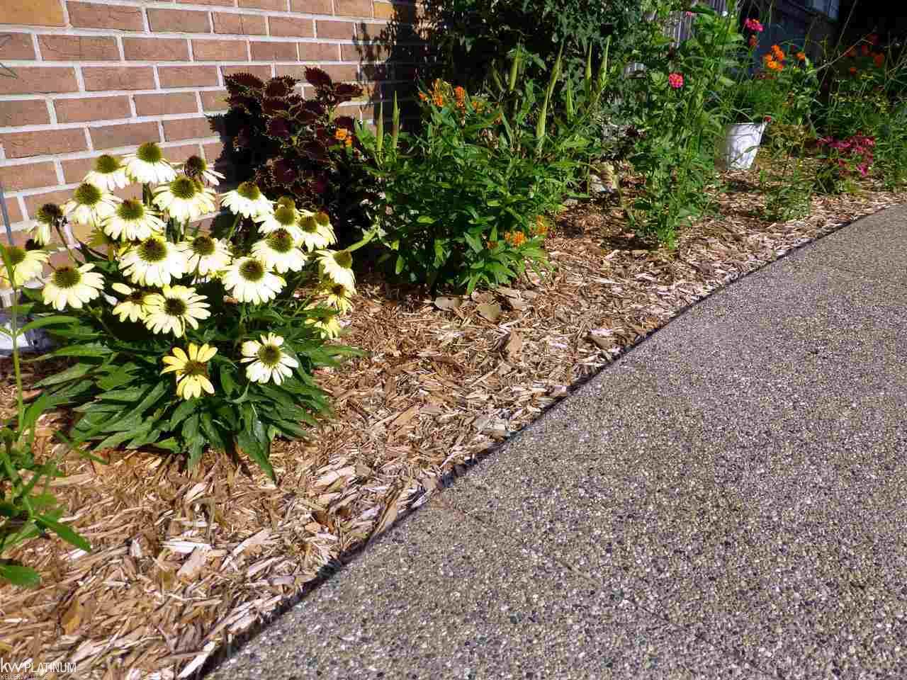 1636 Hessen Road Columbus, MI 48063 - Photo 8 of 90 50052949-7.JPG