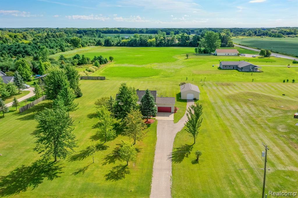 8038 Duquette Road Yale, MI 48097 - Photo 3 of 32