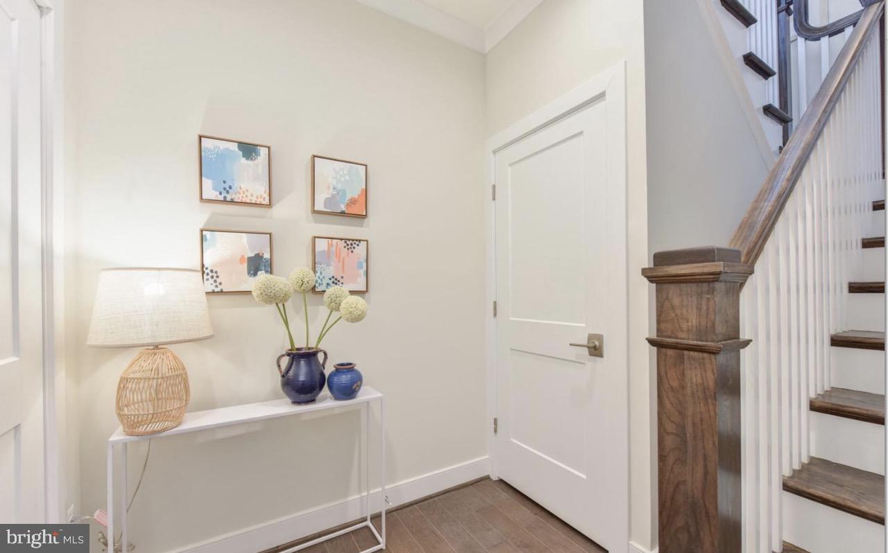 2815 24th Road South Arlington, VA 22206 - Photo 2 of 27