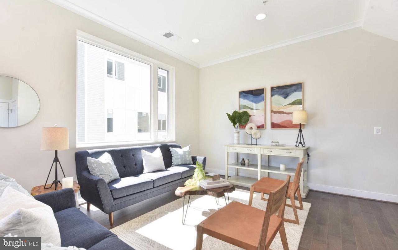 2815 24th Road South Arlington, VA 22206 - Photo 4 of 27 a living room with furniture and a window