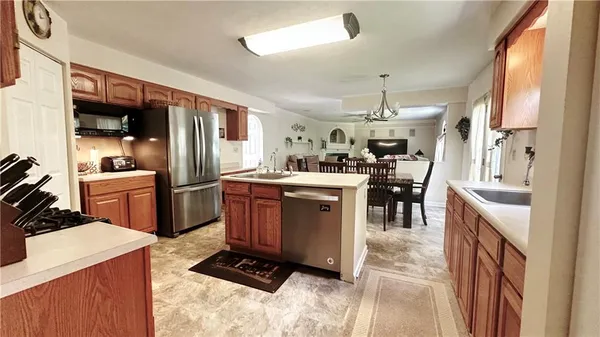 $470,000 | 440 Chapeldale Drive, Apollo, PA 15613