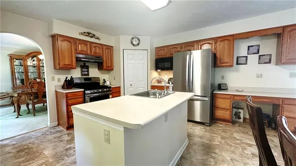 $470,000 | 440 Chapeldale Drive, Apollo, PA 15613