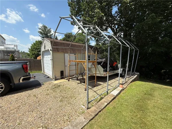$470,000 | 440 Chapeldale Drive, Apollo, PA 15613