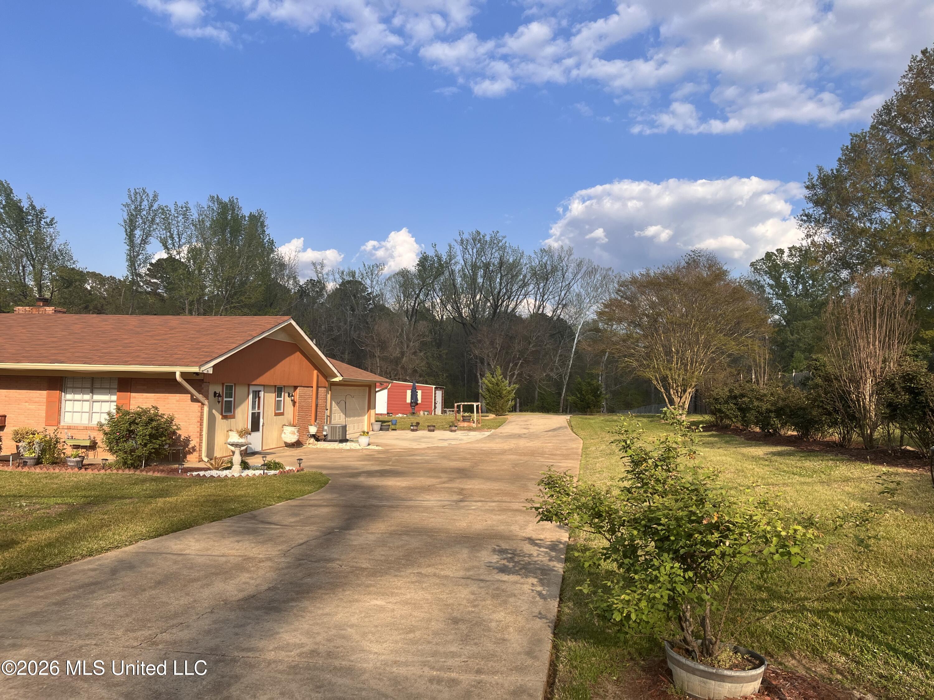 16 Nelson Circle Jackson, MS 39212 - Photo 3 of 8 IMG_4286