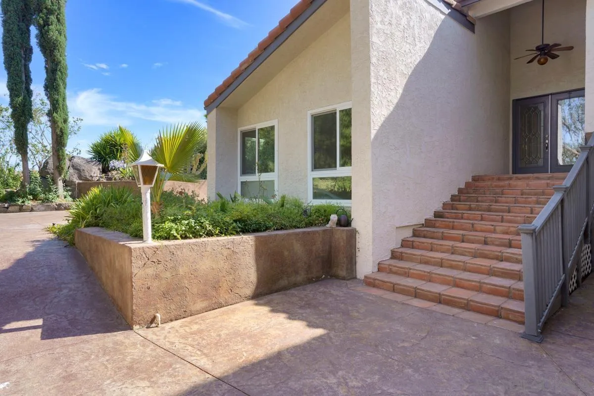 23920 Gymkhana Road Ramona, CA 92065 - Photo 6 of 68 Gallery Image 6