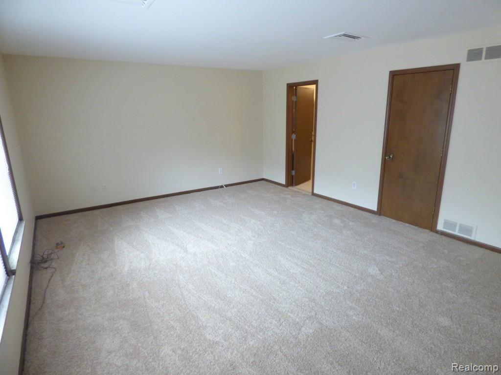 25720 Southfield Road, Unit 102 Southfield, MI 48075 - Photo 31 of 39