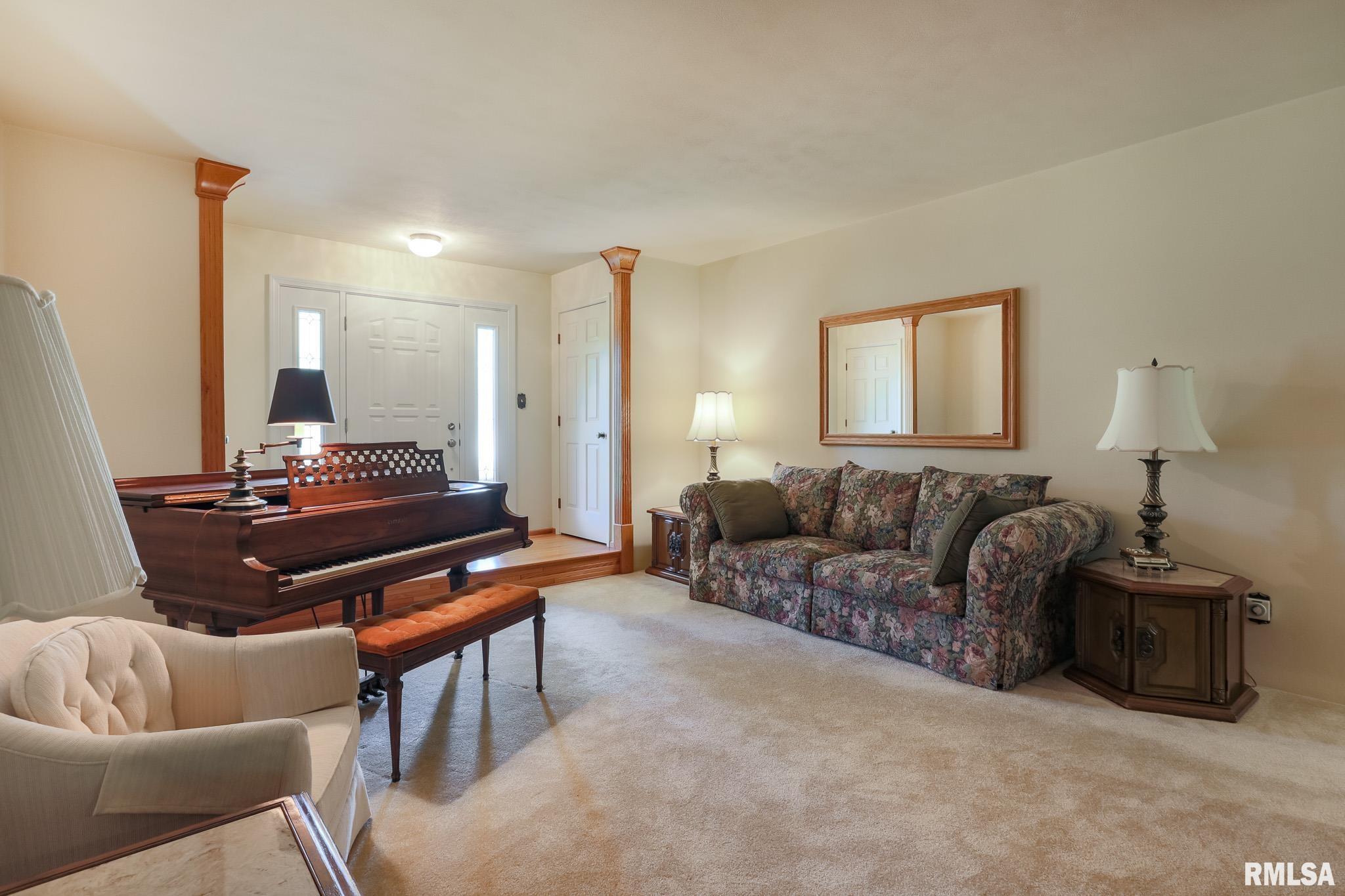 2816 Sheridan Road Pekin, IL 61554 - Photo 11 of 32