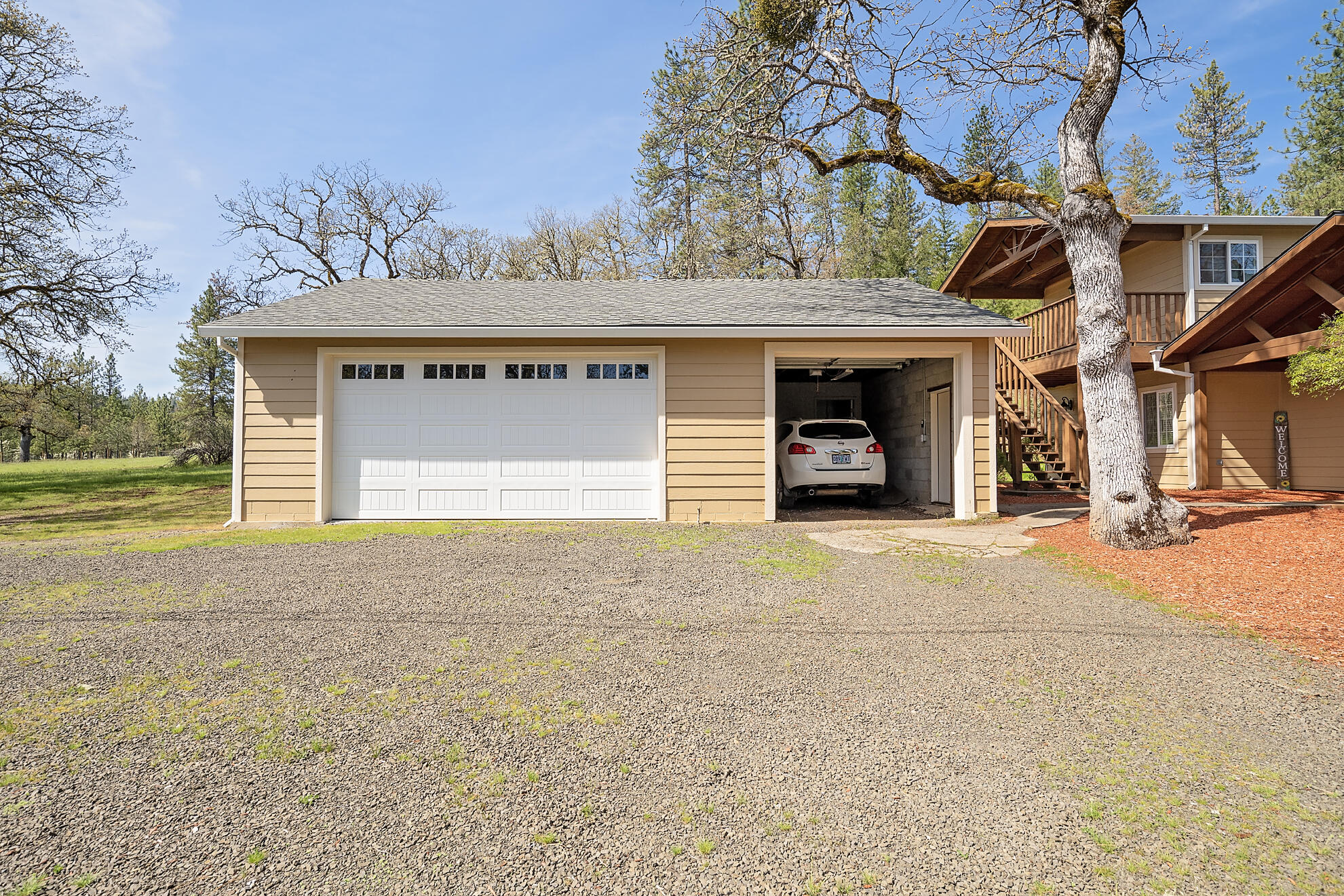 778 Ragsdale Road Trail, OR 97541 - Photo 24 of 48 Carport