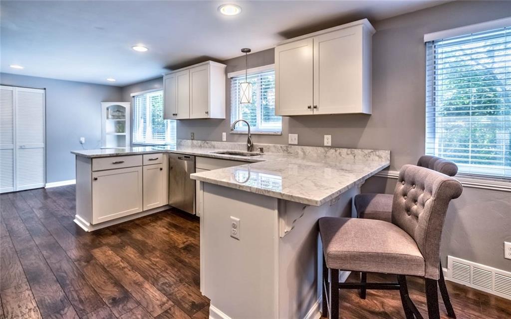 9365 Hilliard Road Pittsburgh, PA 15237 - Photo 8 of 25 Gallery Image 8