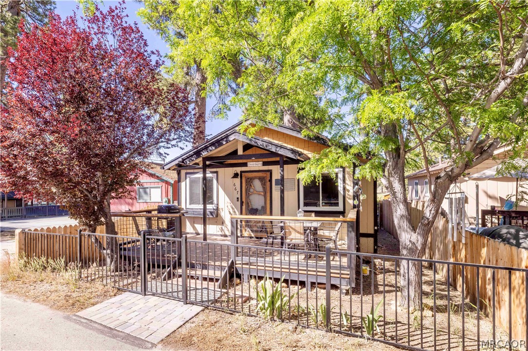 667 Lintner Road Big Bear Lake, CA 92315 - Photo 1 of 40