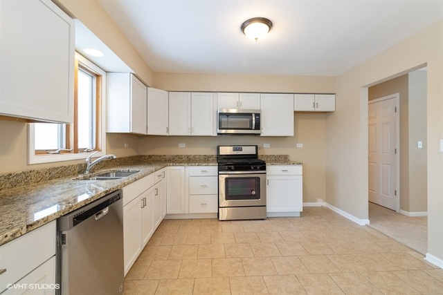 795 Longlane Road New Lenox, IL 60451 - Photo 8 of 25