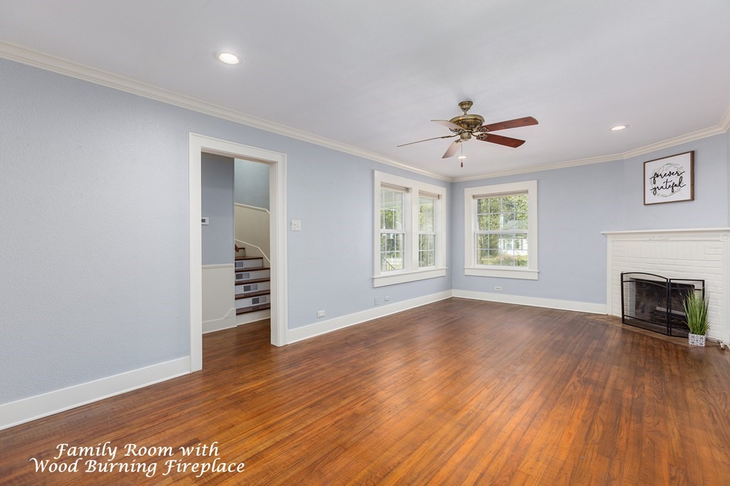 421 House Street Lufkin, TX 75904 - Photo 12 of 46 wooden floor in an empty room with a window