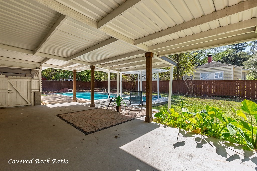 421 House Street Lufkin, TX 75904 - Photo 39 of 46 a view of a backyard with plants and garden