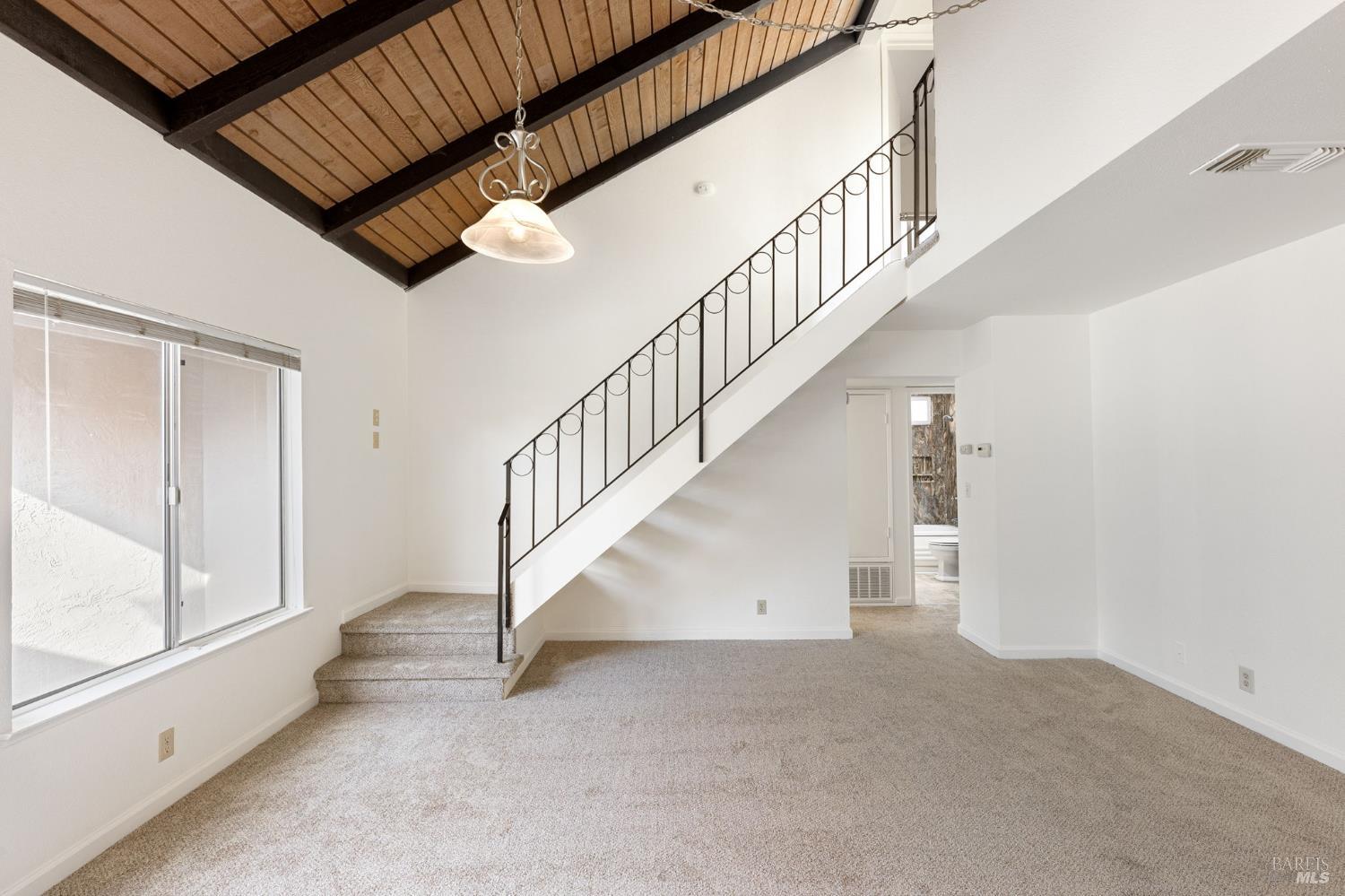 570 Berkeley Way Fairfield, CA 94533 - Photo 16 of 34 a view of entryway