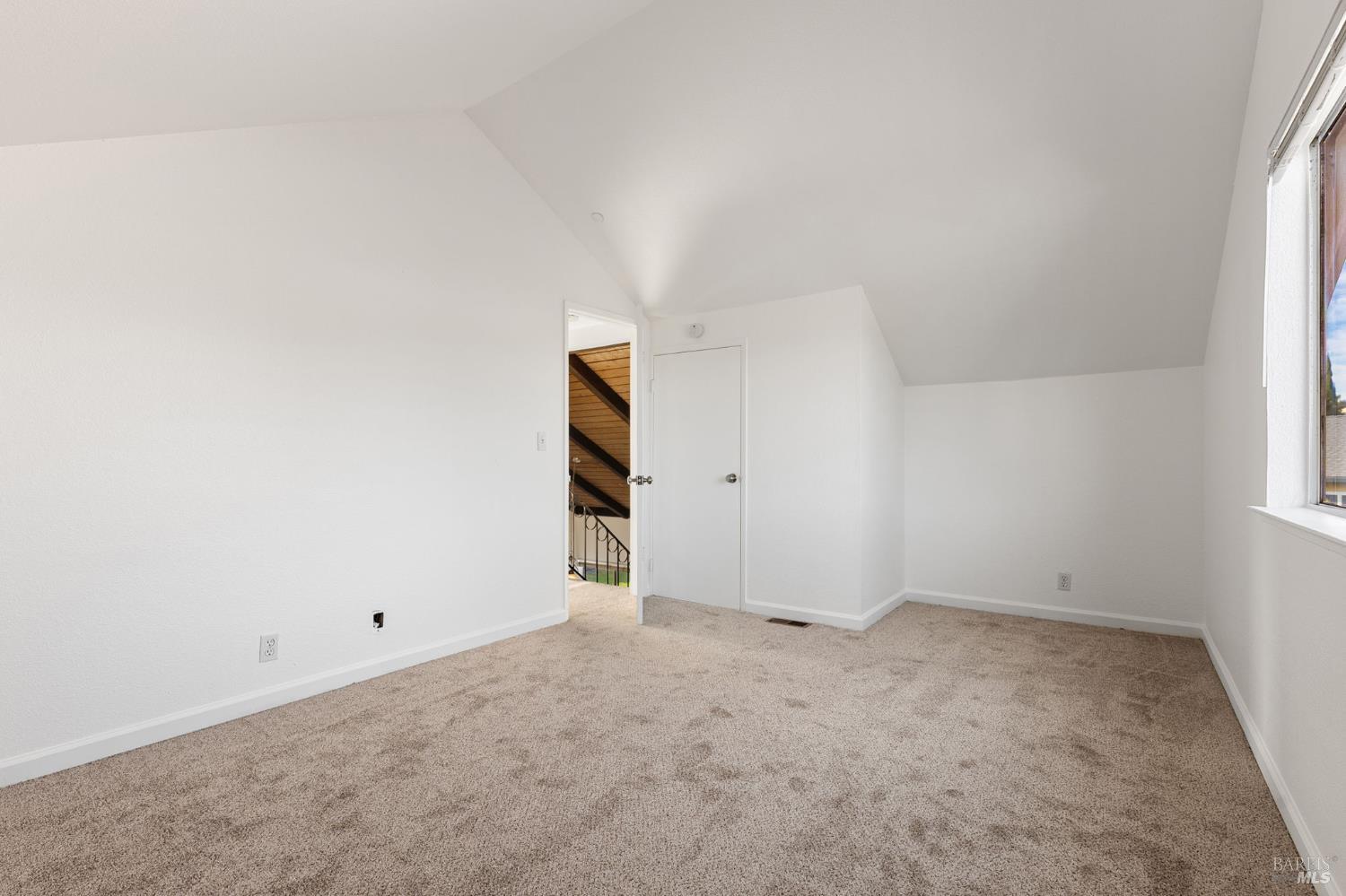 570 Berkeley Way Fairfield, CA 94533 - Photo 29 of 34 an empty room with windows