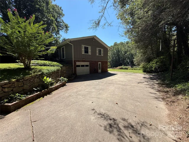 $485,000 | 516 Averys Crk Road, Arden, NC 28704