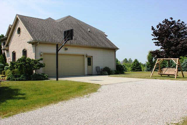 10789 Crabb Road Temperance, MI 48182 - Photo 18 of 20 20093645-17.JPG